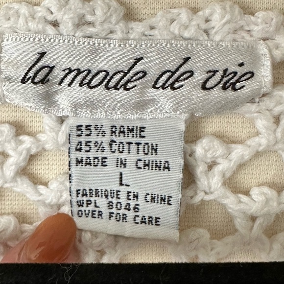 Vintage Hand Knit 3D Floral Crocheted Cardigan Cropped Bohemian Girly Size Large - Picture 10 of 16